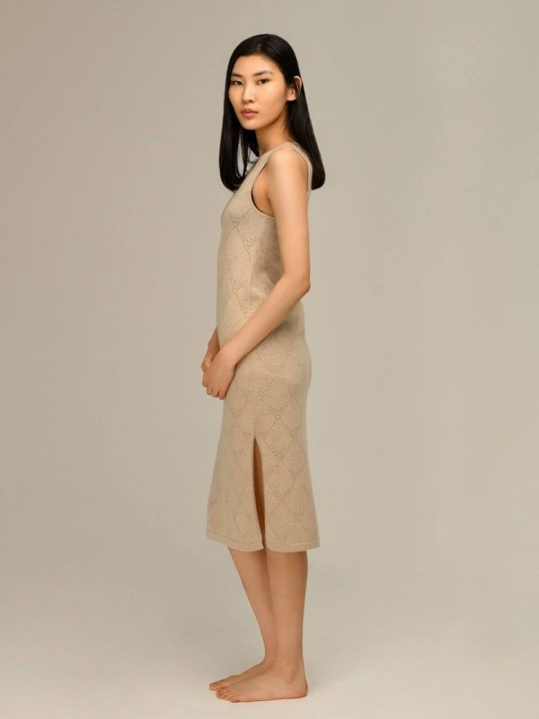 100% Mongolian cashmere for women - back view | Avant Cashmere