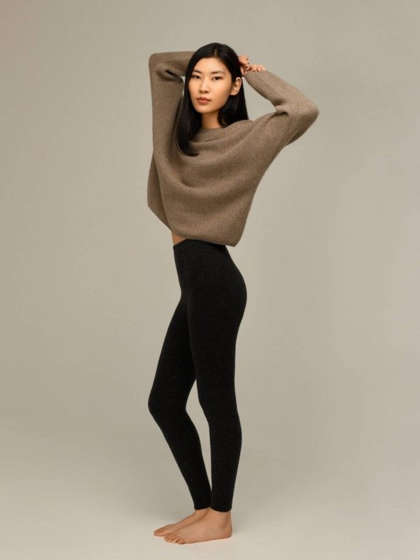 100% Mongolian cashmere leggings for women - front view | Avant Cashmere