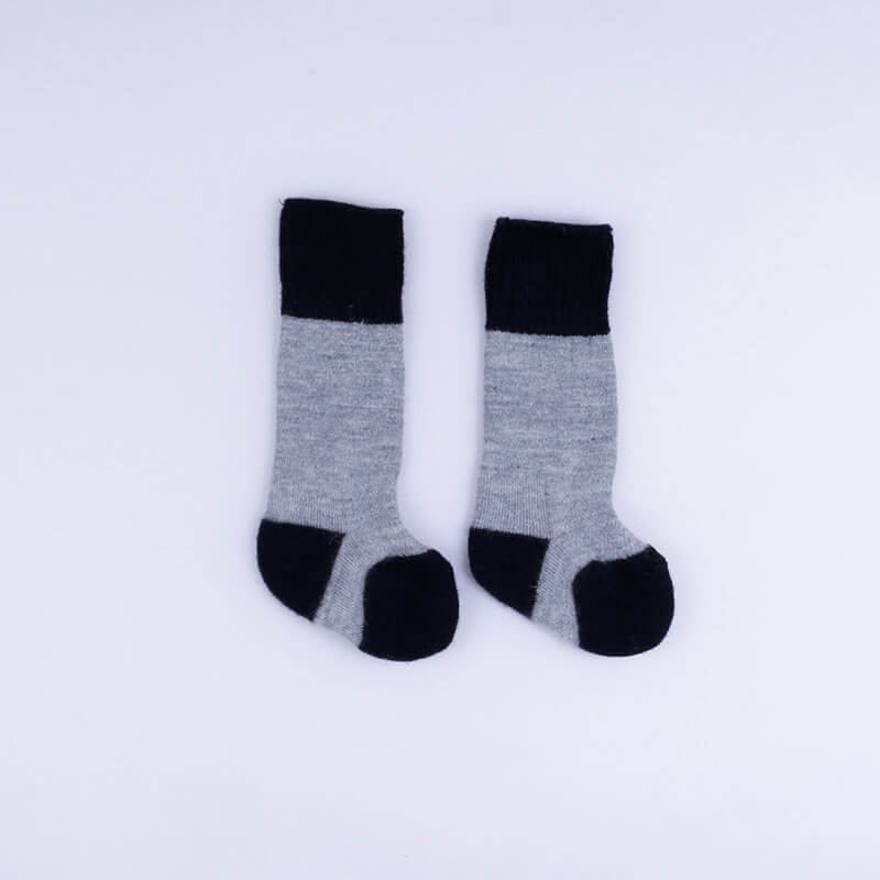 Wool blend socks - side view | Avant Cashmere