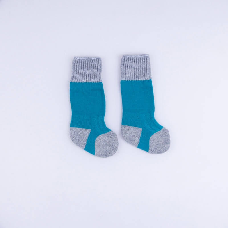 Wool blend socks - lifestyle | Avant Cashmere