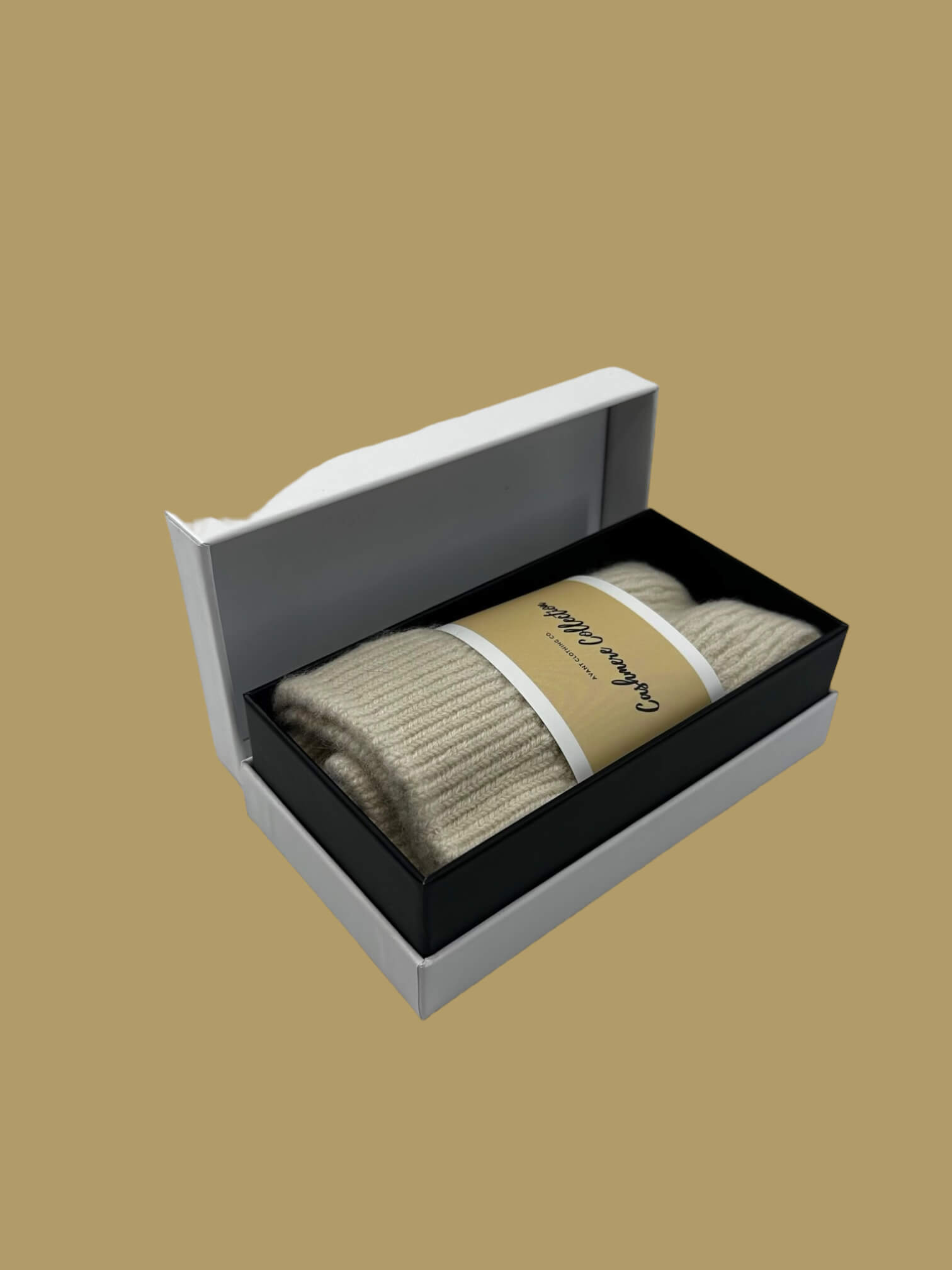 Cashmere blend gift box - side view | Avant Cashmere