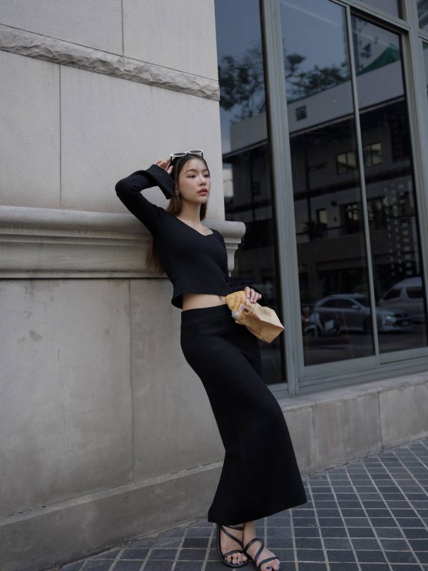 Mid-length pencil skirt - Image 3