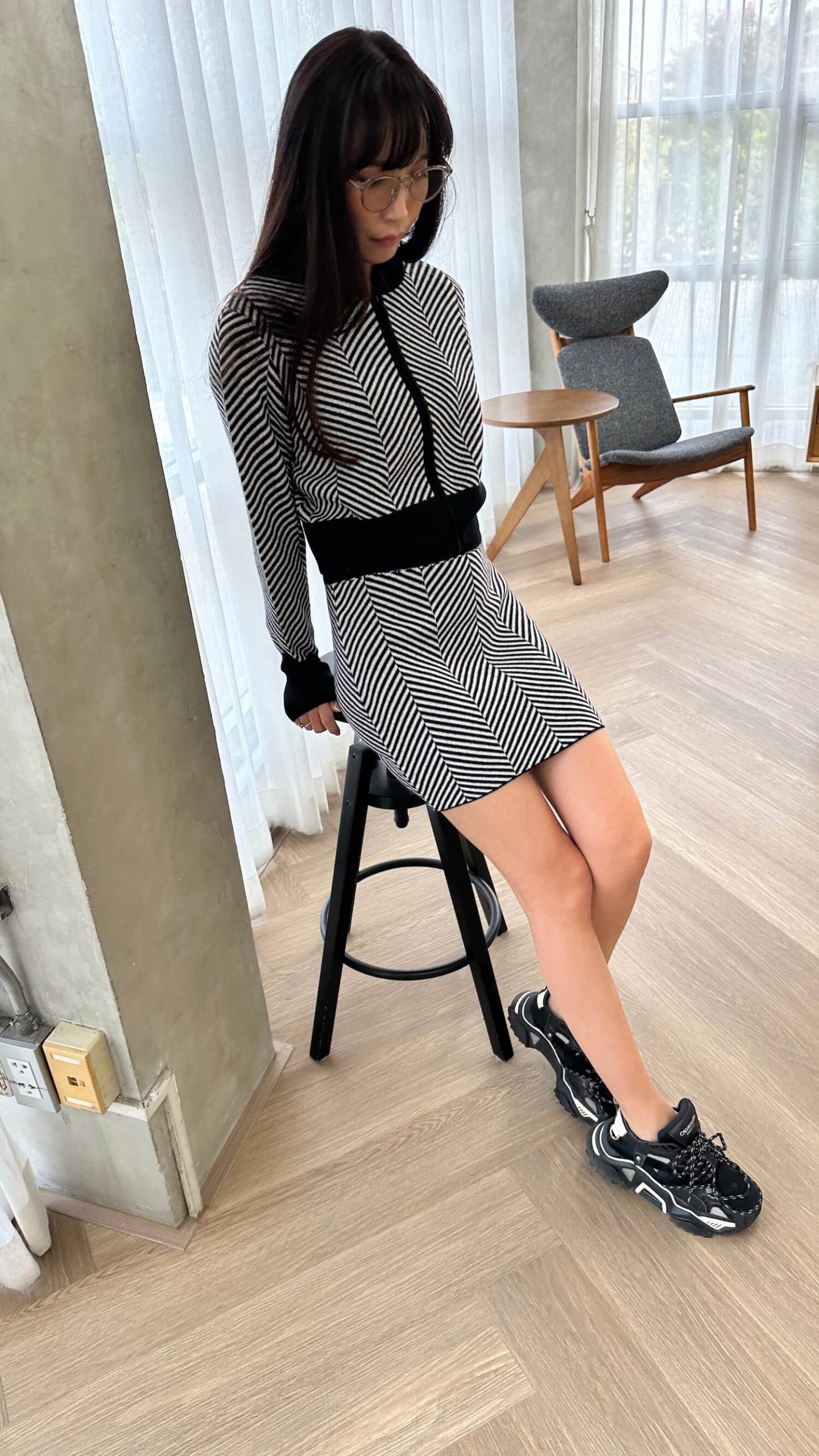 Jacquard wool blend gift card for women - side view | Avant Cashmere