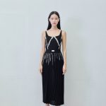 Flared skirt / foil / in red - front view | Avant Cashmere