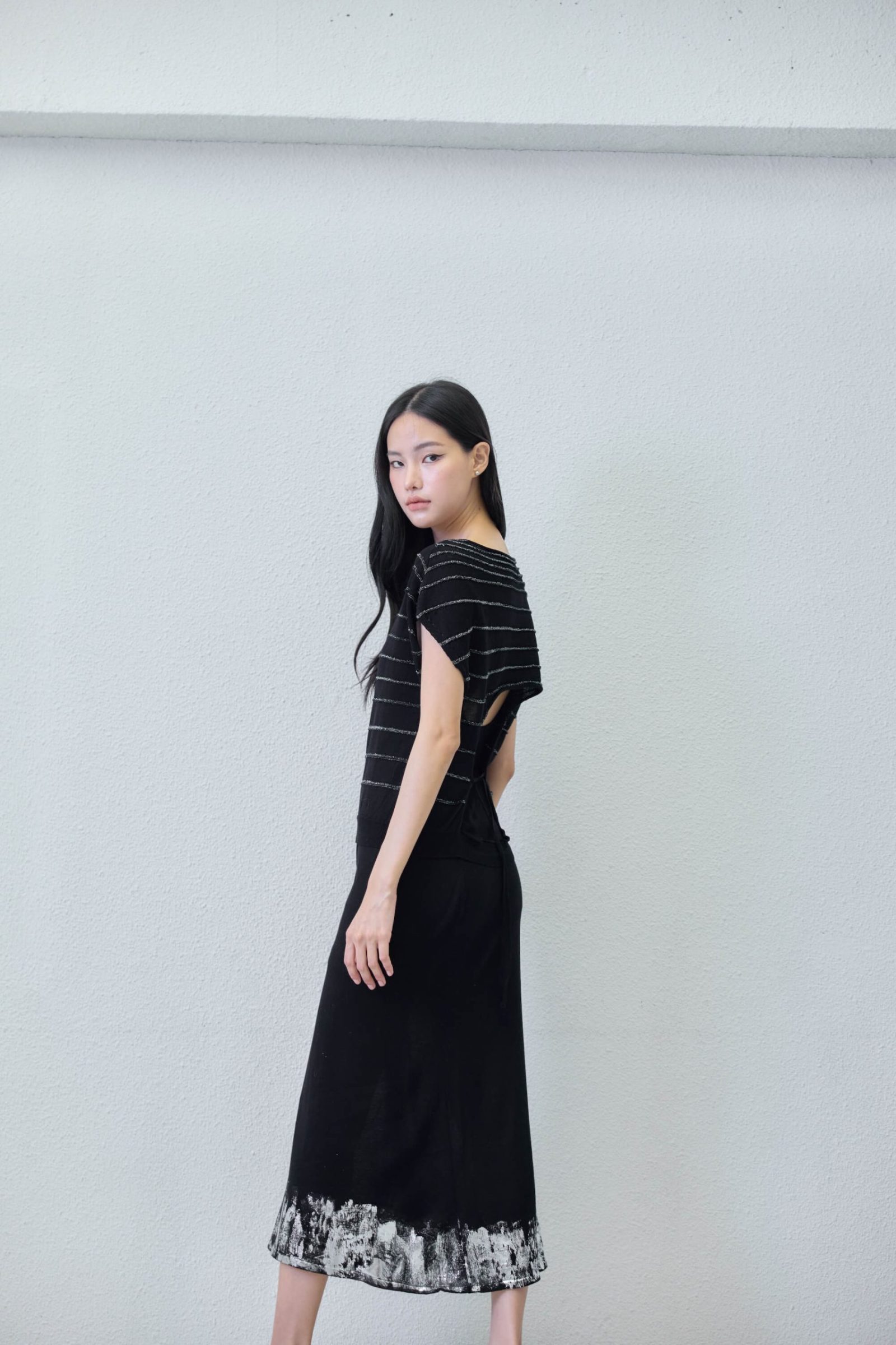 Black vest (shimmer) - detail view | Avant Cashmere