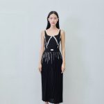 Flared skirt / foil / in red - front view | Avant Cashmere