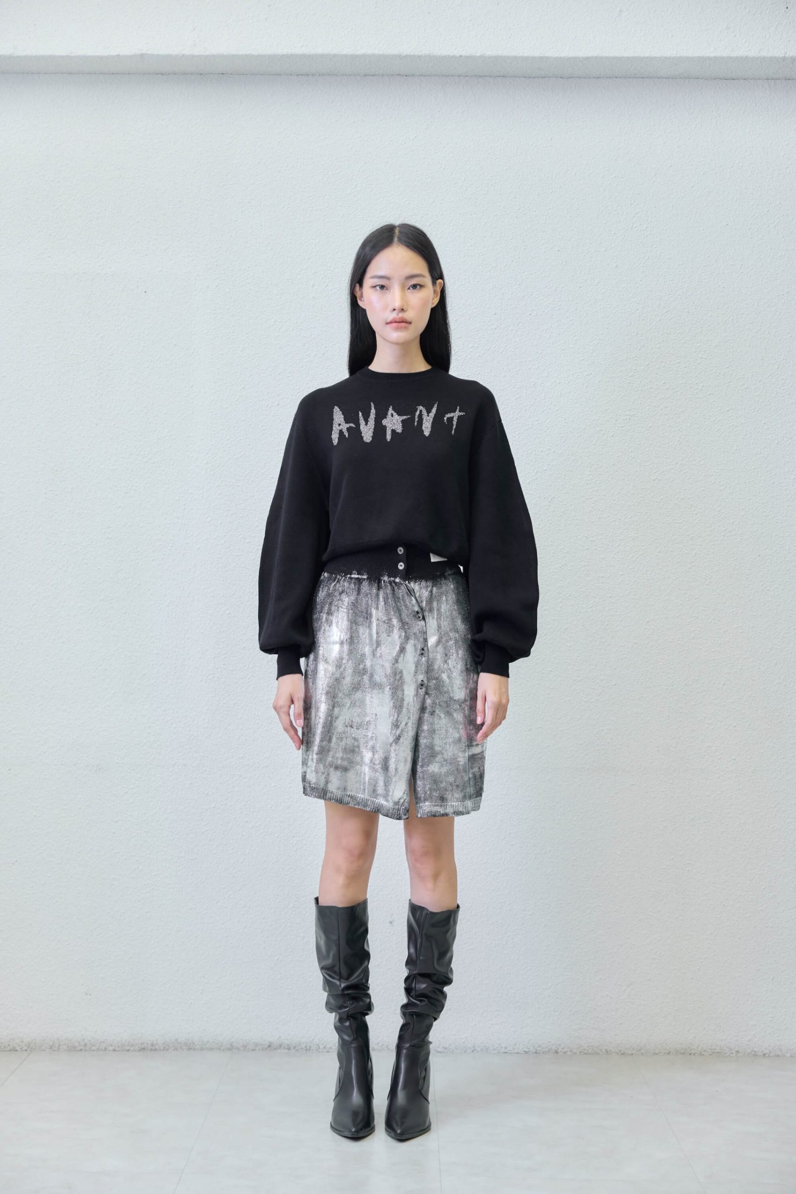 Mini skirt / full foil / - back view | Avant Cashmere