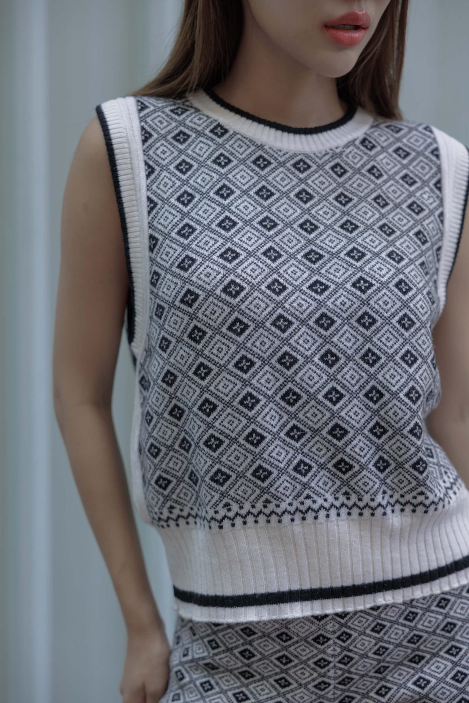 Jacquard wool blend for women - back view | Avant Cashmere