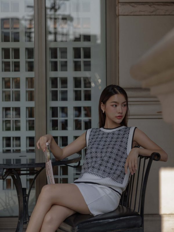 Jacquard wool blend for women - close-up texture | Avant Cashmere