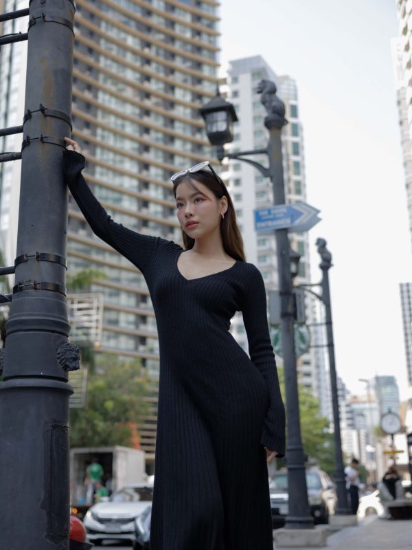 Wool blend dress for women - flat lay | Avant Cashmere