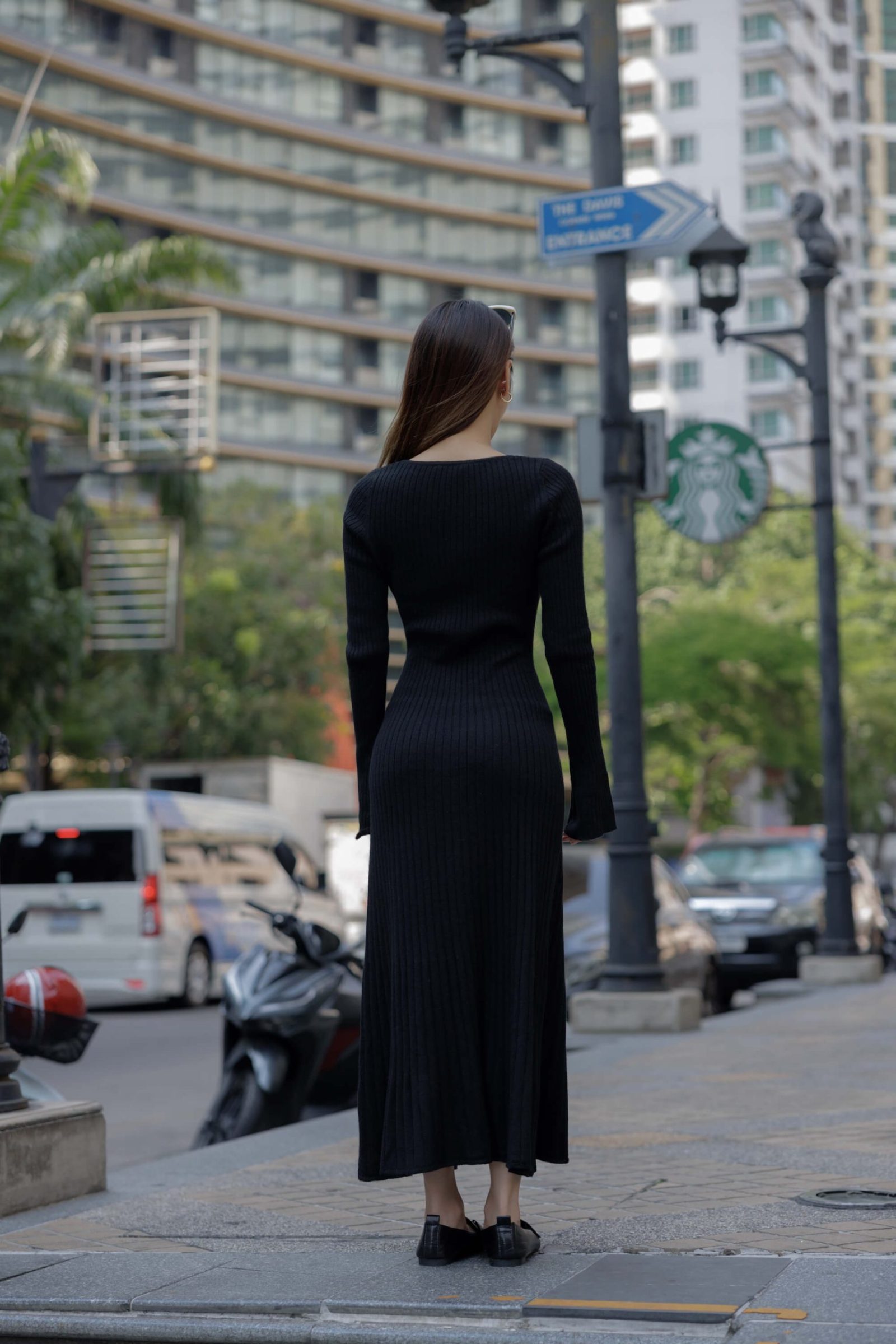 Wool blend dress for women - lifestyle | Avant Cashmere