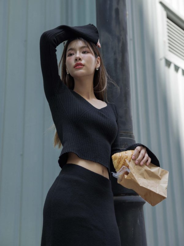 Wool blend top for women - packaging | Avant Cashmere