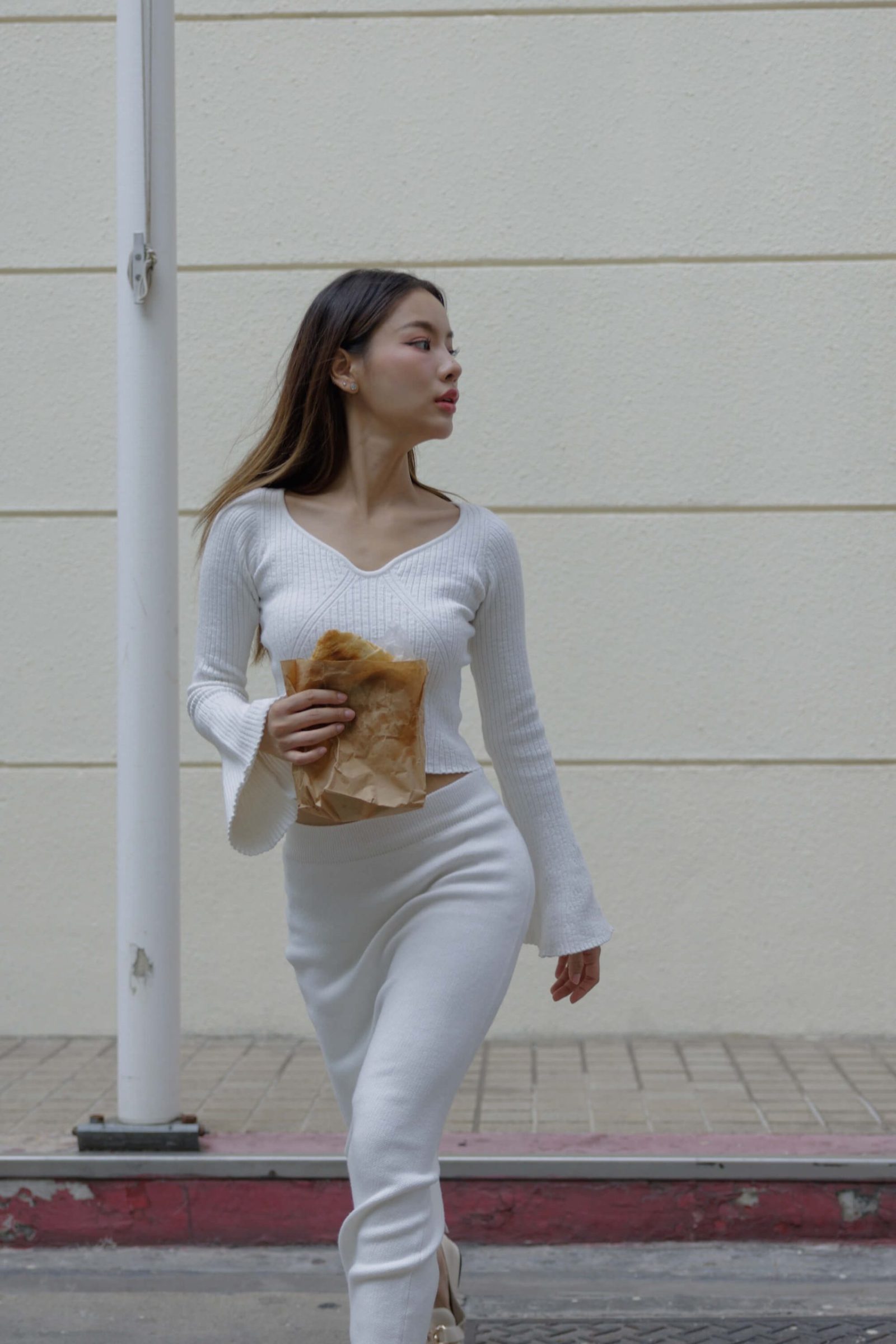 Wool blend top for women - styled look | Avant Cashmere