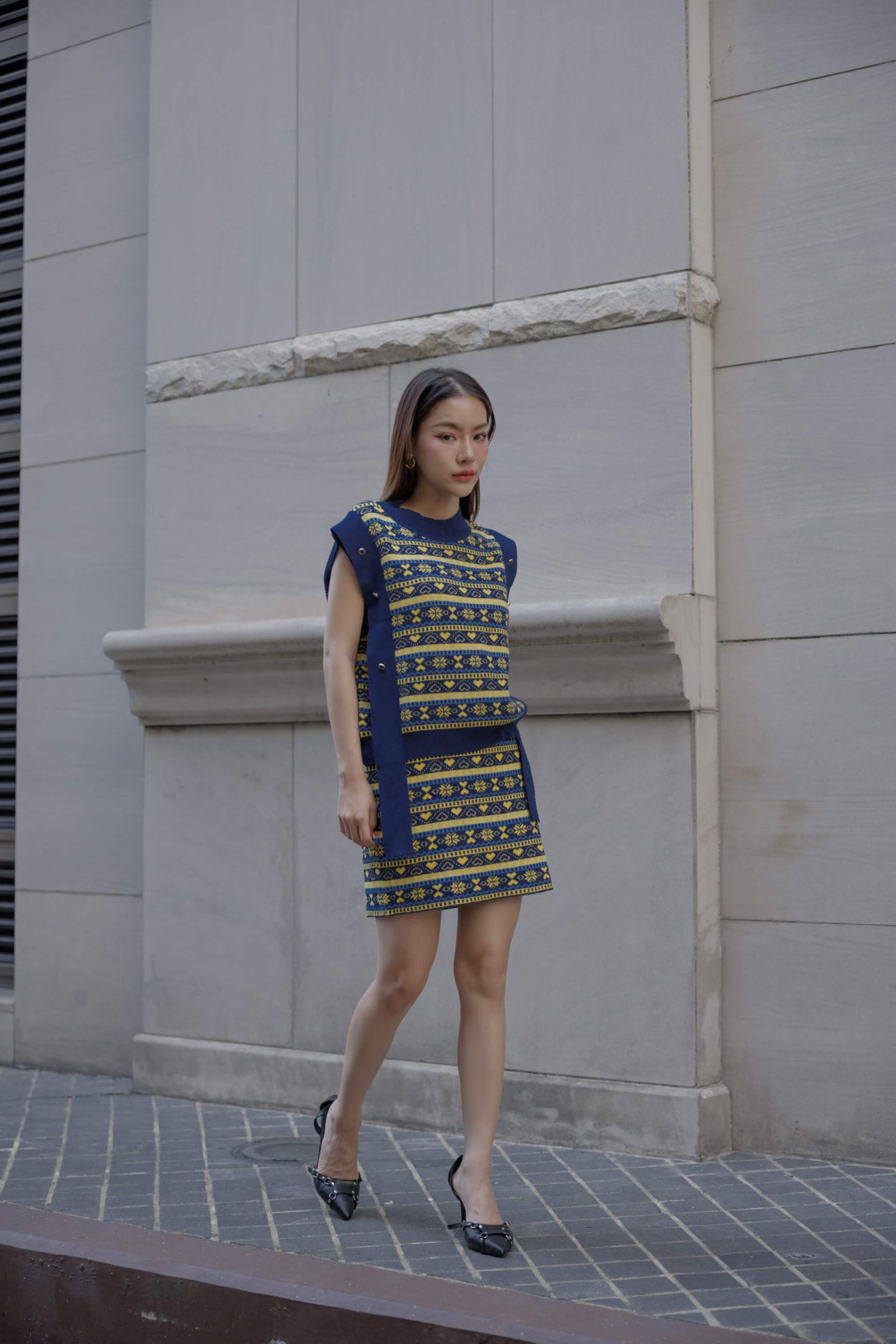 Jacquard wool blend for women - back view | Avant Cashmere