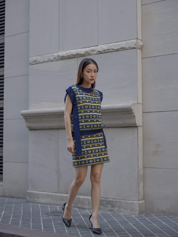 Jacquard wool blend for women - back view | Avant Cashmere