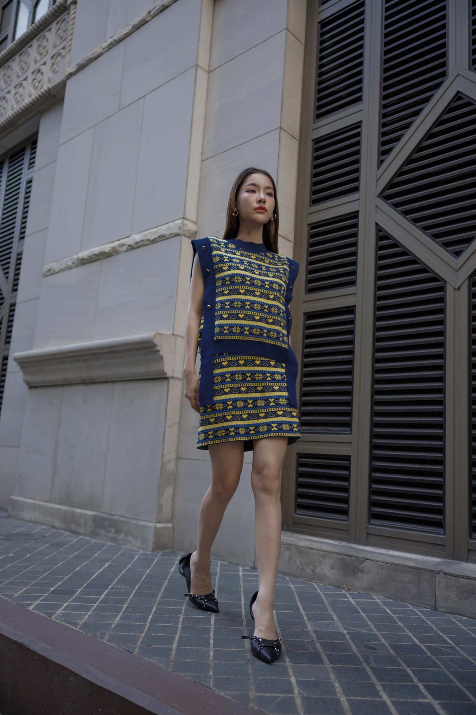 Jacquard wool blend for women - close-up texture | Avant Cashmere