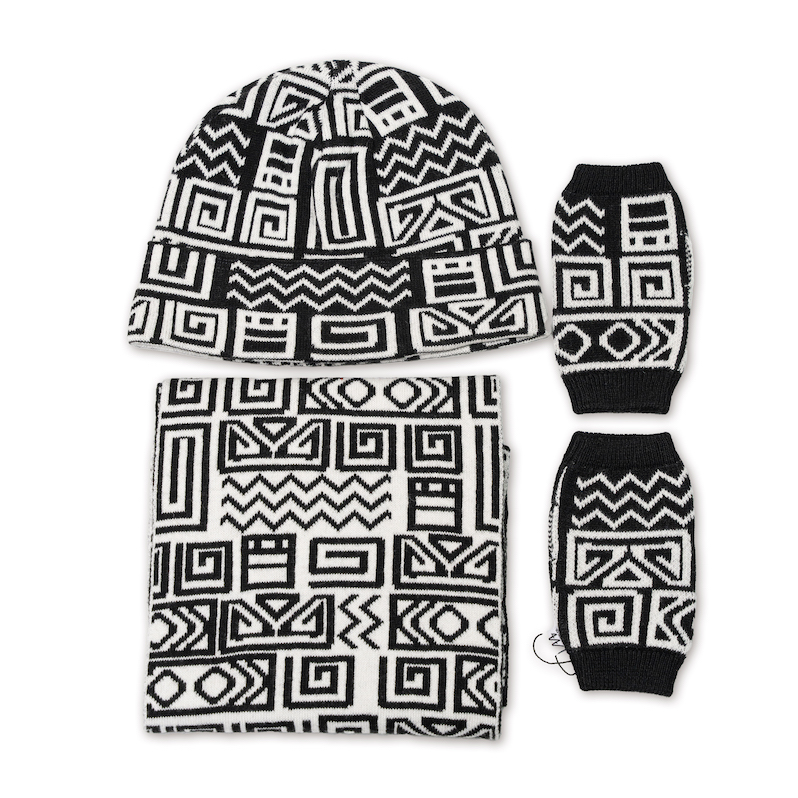 Aztec pattern wool blend hat for women - lifestyle | Avant Cashmere
