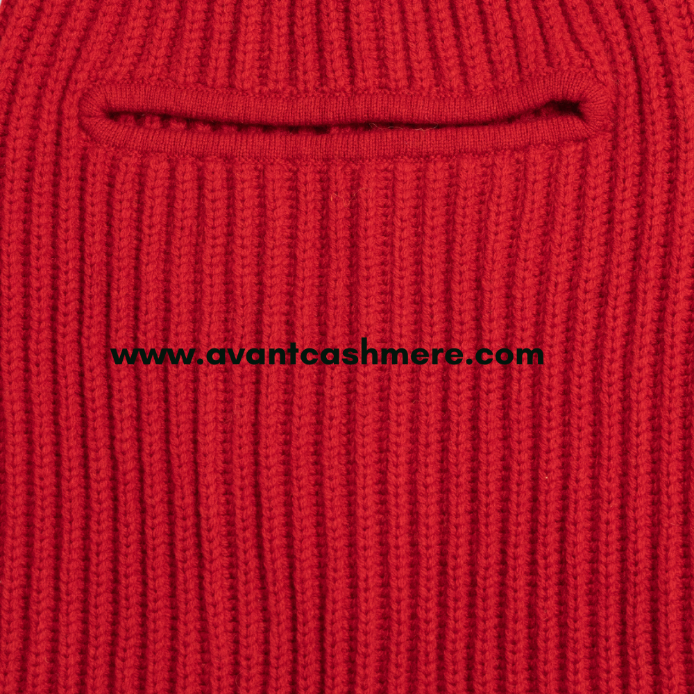 100% Mongolian cashmere balaclava for women - detail view | Avant Cashmere