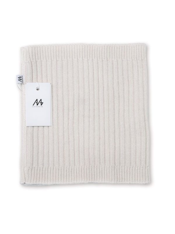 Wool blend scarf for women - close-up texture | Avant Cashmere