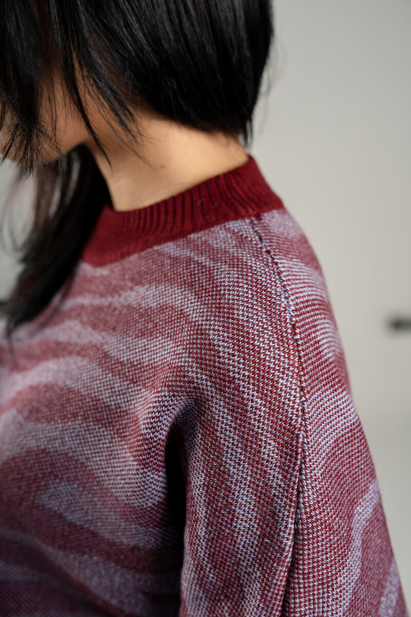 Jacquard wool blend top for women - side view | Avant Cashmere
