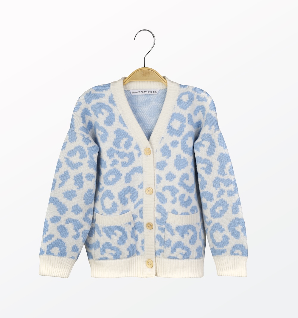Leopard pattern wool blend cardigan for kids - lifestyle | Avant Cashmere