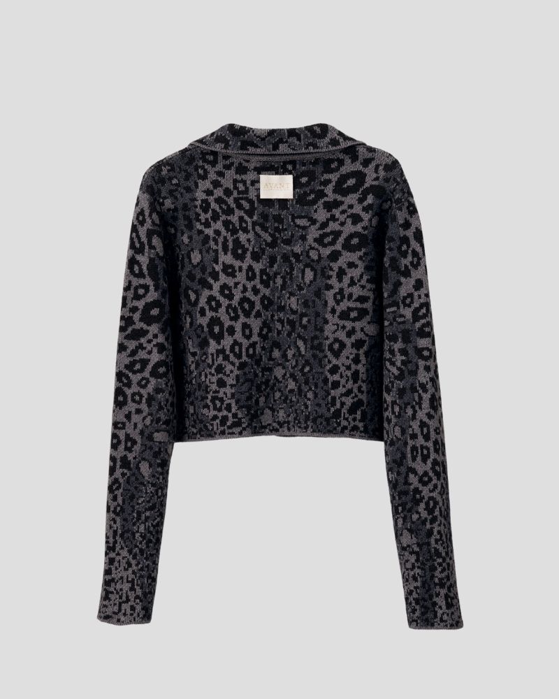 Leopard pattern wool blend cardigan for women - lifestyle | Avant Cashmere