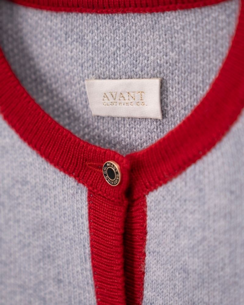 Wool blend cardigan for women - close-up texture | Avant Cashmere