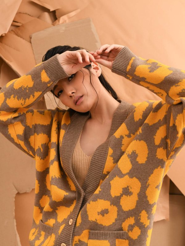 Jacquard wool blend cardigan for women - detail view | Avant Cashmere