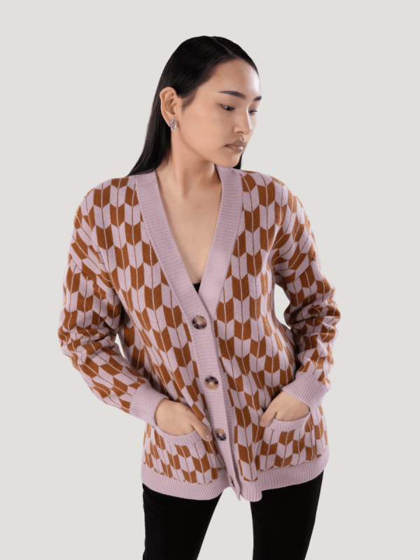 Jacquard wool blend cardigan for women - lifestyle | Avant Cashmere