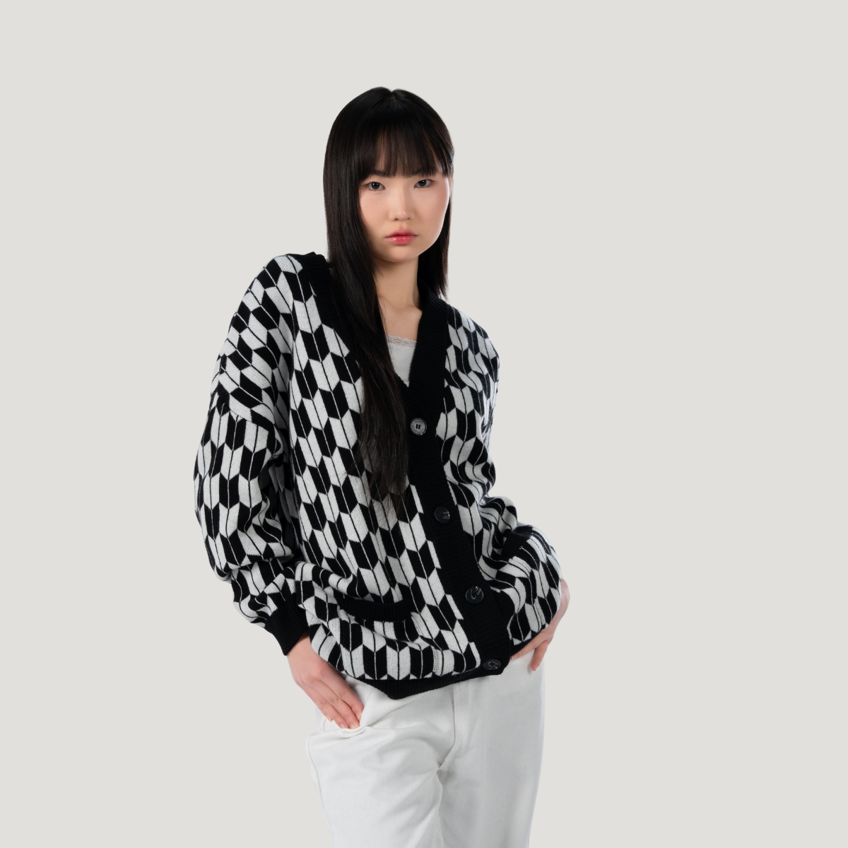 Jacquard wool blend cardigan for women - side view | Avant Cashmere